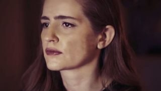 Μαρία Κίτσου: Αγνώριστη! Οδηγεί σκάφος με σορτσάκι και με θέα το ηλιοβασίλεμα