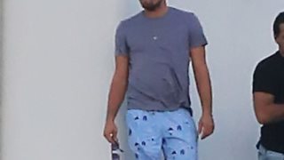 O Leonardo DiCaprio Με Το Μαγιό Της Vilebrequin: Δες τι φόρεσε στη Μύκονο: Φωτογραφίες