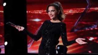 Δέσποινα Βανδή
: Η εντυπωσιακή εμφάνιση στο 3ο live του X-Factor! Δείτε την έναρξη