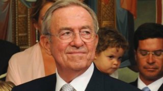 Μνημόσυνο τέως βασιλιά στη Μητρόπολη: Οι κόρες, οι νύφες, η κατασκευή - αστραπή του λιτού τάφου και οι καλεσμένοι