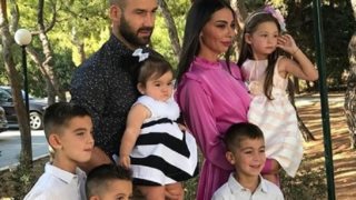 Βασίλης Σπανούλης - Ολυμπία Χοψονίδου 
: Δείτε φωτογραφίες από το σπίτι της πολύτεκνης οικογένειας