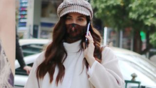 Η Χριστίνα Μπόμπα σου δείχνει πως να είσαι κομψή ακόμα κι όταν στέλνεις 6 για περπάτημα