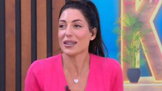 Φλορίντα Πετρουτσέλι: &quot;Να είναι η παρουσιάστρια ντυμένη υπερπαραγωγή κι εγώ σαν τον φτωχό συγγενή&quot;