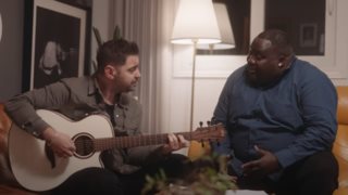 O Jerome Kaluta τραγουδάει &quot;Πάλι σε θέλω και μου λείπεις…&quot;