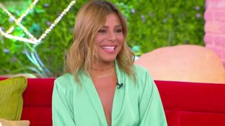 Η Ελευθερία Ελευθερίου ξεκαθαρίζει τι είπε στο αυτί του Αλέξη Παππά