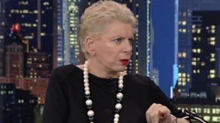 Η Έλενα Ακρίτα καλεί να &quot;ανοίξουν στόματα&quot; και στον χώρο της δημοσιογραφίας