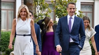 Η εμφάνιση της Μαρέβας Γκραμπόφσκι στην ορκωμοσία του Κυριάκου Μητσοτάκη