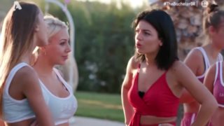 The Bachelor: Ποιες παίκτριες κόντεψαν να πιαστούν στα χέρια;