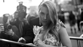 Scarlett Johansson: Η φωτογραφία από την επίσκεψη της στη Σίφνο!