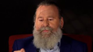 Ο Κωστής Σαββιδάκης αποκάλυψε ένα απίθανο περιστατικό που του έτυχε εξαιτίας του "Παπα-Γρηγόρη": "Νόμιζε ότι όντως είμαι παπάς"