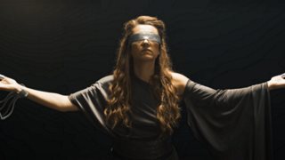 Η Άννα Μπουρμά επιστρέφει με νέο τραγούδι!