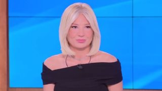 Η Φαίη Σκορδά ανακοίνωσε γεννητούρια στον αέρα του "Buongiorno": "Να σας ζήσει!"