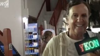 Ο Χάρης Ρώμας σε ολιγοήμερες διακοπές στη Μύκονο: &quot;Και μαστιγωμένοι μας αρέσει&quot;