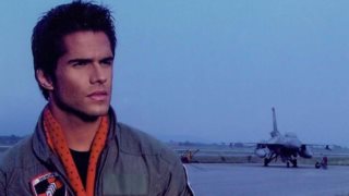 Ο Γιώργος Τσαλίκης σε στιγμιότυπα από τη θητεία του στην πολεμική αεροπορία