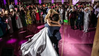 Δούκισσα Νομικού &amp; Δημήτρης Θεοδωρίδης : Οι λεπτομέρειες του γαμήλιου πάρτι &amp; η οικογενειακή φωτογραφία