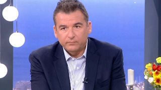 Συνελήφθη γνωστός τραγουδιστής σε παράνομη χαρτοπαικτική λέσχη