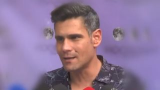 Ο Δημήτρης Ουγγαρέζος για τα φιλάκια από την Ιωάννα Μαλέσκου: "Φιλάκια πολλά και από μένα"