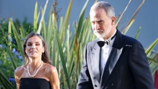 Βασίλισσα Letizia | Το κολιέ της με τα 37 μαργαριτάρια βρίσκεται στη βασιλική συλλογή εδώ και γενιές