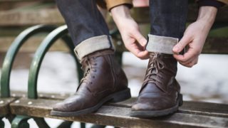 Πώς θα γυρνάς σωστά τα μπατζάκια σου
: Γιατί και το ρεβέρ έχει τη χάρη του, αρκεί να ξέρεις να το διαχειριστείς