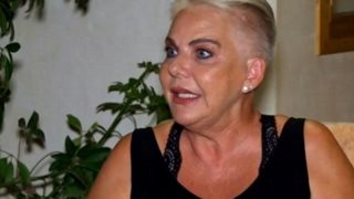 Νανά Παλαιτσάκη: "Ο Μπισμπίκης πρέπει να αντιμετωπίζει τους δημοσιογράφους με ευγένεια. Αν δεν υπήρχαν αυτοί δεν θα είχε εισπράξει τα καλά της δημοσιότητας"