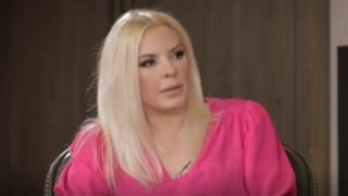 Αννίτα Πάνια: "Ο Νίκος Καρβέλας πάσχει από ειλικρίνεια σε βαθμό κυνισμού"