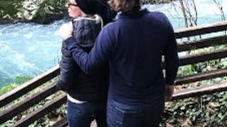 Ελένη Μενεγάκη: Στην αγκαλιά του Μάκη Παντζόπουλου: «Είμαστε στον παράδεισο»