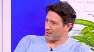 Η αντίδραση του Λευτέρη Ελευθερίου σε ερώτηση για τη Δανάη Μπάρκα: "Να μένουμε στα σεμνά και όχι σεμνότυφα"