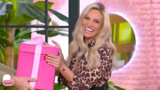 Η Ιωάννα Μαλέσκου γιορτάζει! Η έκπληξη των συνεργατών της