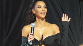 Kim Kardashian: Φωτογραφίζεται γυμνή για τη νέα της συλλογή