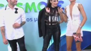 X-Factor: Τα απρόοπτα του live της Τρίτης: Οι διαγωνιζόμενοι γδύθηκαν μπροστά στην κάμερα!