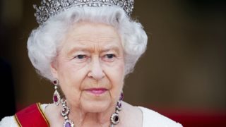 Βασίλισσα Ελισάβετ: Έδωσε νέο τίτλο στον πρίγκιπα William
