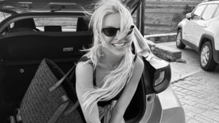 Η Κατερίνα Καινούργιου επέστρεψε από το Παρίσι &amp; άλλαξε τα μαλλιά της!