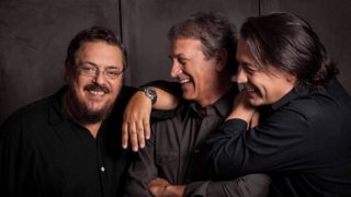 Γιώργος Νταλάρας - Λαυρέντης Μαχαιρίτσας - Γιάννης Κότσιρας: Μια μεγάλη συνεργασία στην «Ακτή Πειραιώς»: Μπήκαμε στις πρόβες!