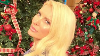 Ελένη Μενεγάκη: Δείτε την να κάνει πρώτη φορά πτήση με «παρά πέντε»! Video