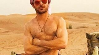 Zac Efron
: Ημίγυμνος σε μια καμήλα στη μέση της ερήμου!