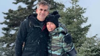 Χριστούγεννα στο βουνό για τη Σία Κοσιώνη και τον Κώστα Μπακογιάννη