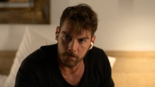 "Μαύρο Ρόδο" - Spoiler: Ο Βίκος εισβάλλει οπλισμένος στο μαγαζί του Θέμη!