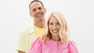 Ο Πάνος Κιάμος κάνει έκπληξη στη Μαρία Ηλιάκη στον αέρα της εκπομπής &quot;ντράιβ τάιμ&quot;