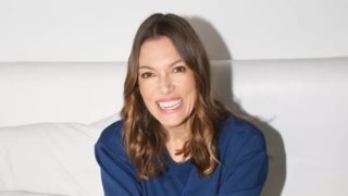 Στο στολισμένο σαλόνι της Βίκυς Καγιά | Ο εντυπωσιακός διάκοσμος βγαλμένος από χριστουγεννιάτικο παραμύθι