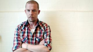 Alexander McQueen: Ποιος ηθοποιός θα τον υποδυθεί στη νέα ταινία;