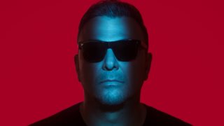 Ο Αντώνης Ρέμος προκαλεί μουσικό... "Ίλιγγο"