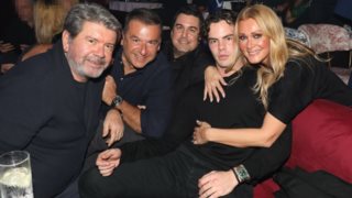 Διάσημες Εμφανίσεις | Ο Γιάννης Λάτσιος σε βραδινή έξοδο με τον γιο του! Όλες οι φωτογραφίες με Θεοδωρίδου &amp; Λιάγκα