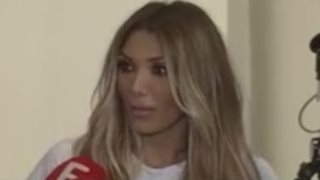 Αγγελική Ηλιάδη: Η ενόχληση μπροστά στις κάμερες: Video