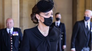 Βασιλική ανωτερότητα: Πώς η Κέιτ Μίντλετον αποστόμωσε τη Μέγκαν Μαρκλ - Η διπλωματική "απάντηση"