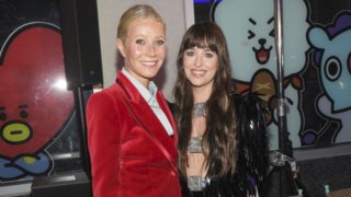 Η Gwyneth Paltrow στηρίζει την Dakota Johnson μετά τον χωρισμό με τον Chris Martin