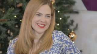 Ρένα Μόρφη: &quot; Δεν ξέρω αν είναι και σωστό να βομβαρδίζεις τον άλλο με τόση προσωπική πληροφορία η οποία δεν τον ενδιαφέρει στ’ αλήθεια&quot;