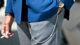 Τέσσερα αξεσουάρ που θα ορίσουν το αντρικό στυλ φέτος τον χειμώνα
: Οι λεπτομέρειες που θα κάνουν τη διαφορά στην εμφάνισή σου