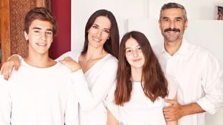 Νόνη Δούνια: Oι οικογενειακές στιγμές με τα δύο παιδιά της και τον Κυριάκο Μουρατίδη