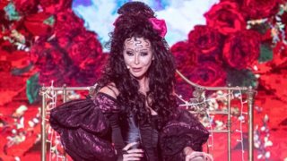 YFSF All Star | Η Μπέττυ Μαγγίρα ως Cher αναρωτιέται... πού είναι η αγάπη;