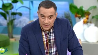 Ο Κρατερός Κατσούλης ξεκαθαρίζει: &quot;Φυσικά και βλέπουμε τι συμβαίνει, θα σας πούμε νεότερα το σαββατοκύριακο&quot;